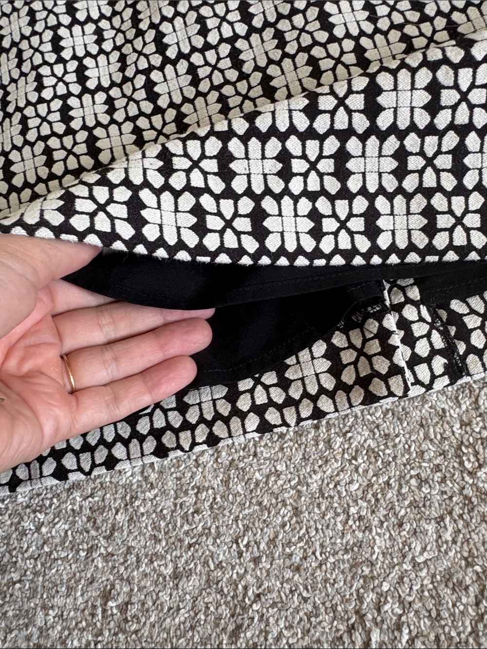 Banana Republic Black and Cream Floral Geometric Pencil Skirt - Picture 3 of 4
